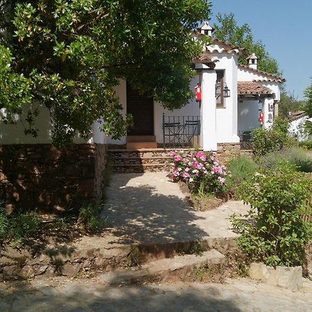 Finca Valbono Apartamentos Rurales Y Hotel Aracena Exterior foto