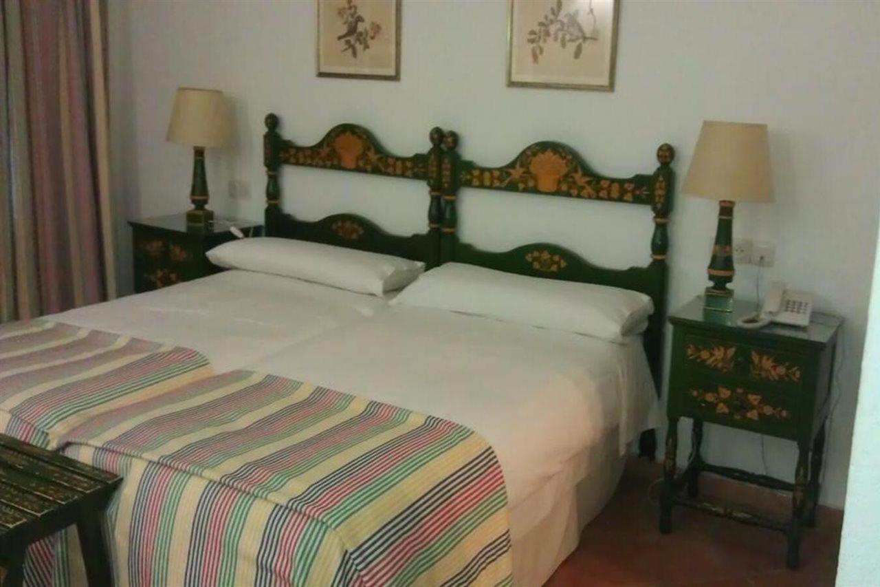 Finca Valbono Apartamentos Rurales Y Hotel Aracena Exterior foto