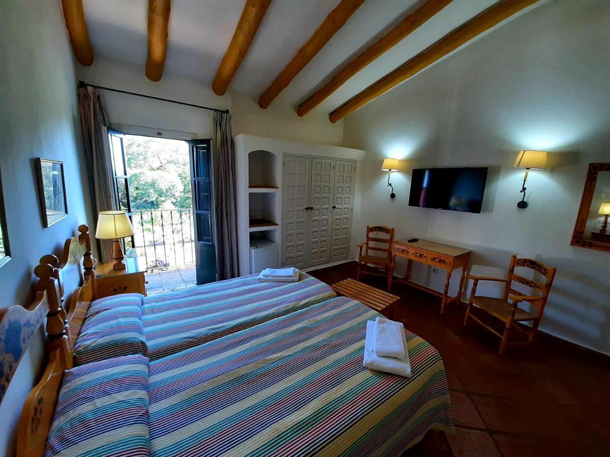 Finca Valbono Apartamentos Rurales Y Hotel Aracena Exterior foto