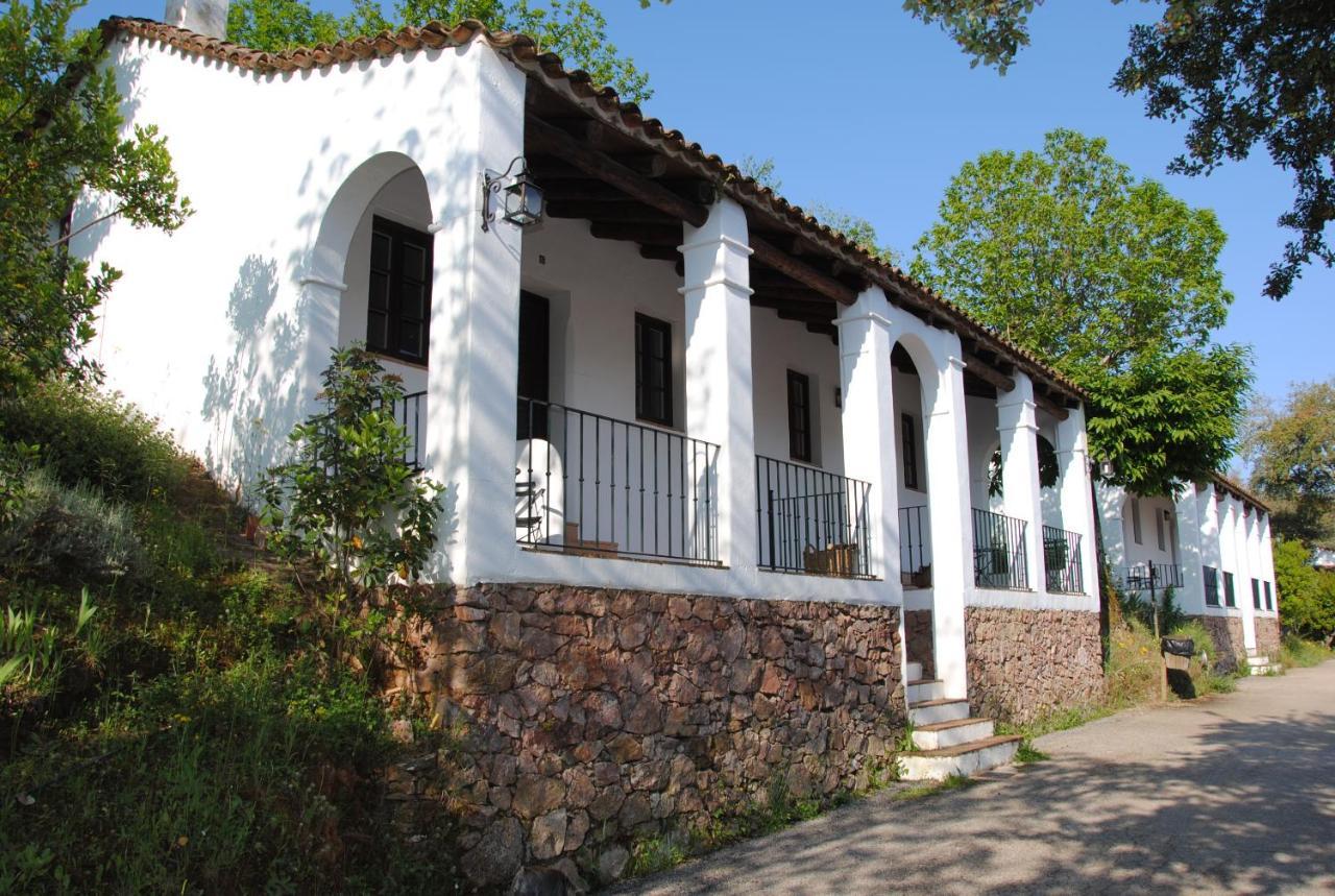 Finca Valbono Apartamentos Rurales Y Hotel Aracena Exterior foto