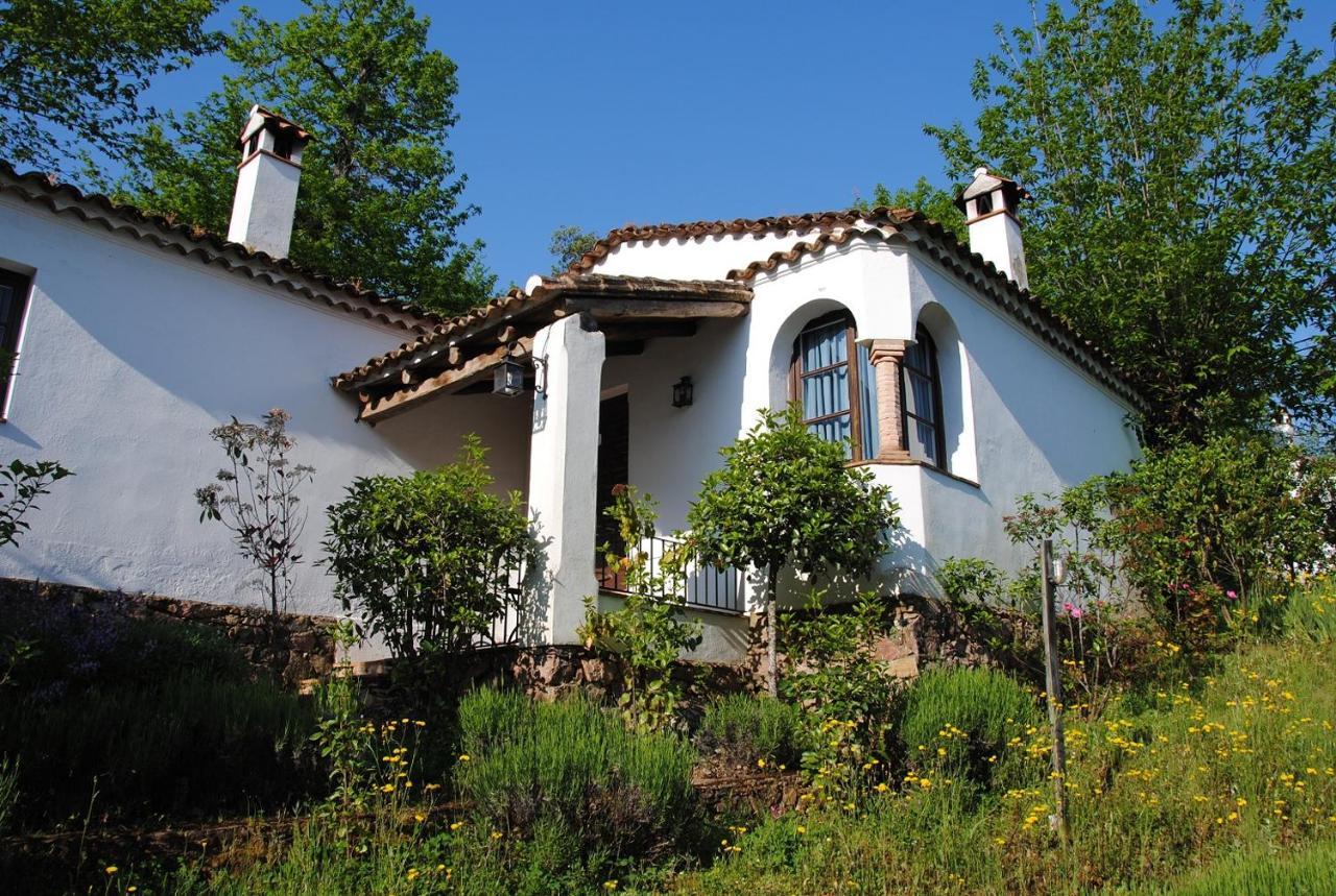 Finca Valbono Apartamentos Rurales Y Hotel Aracena Exterior foto
