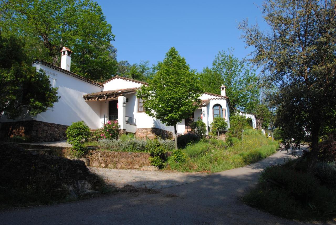 Finca Valbono Apartamentos Rurales Y Hotel Aracena Exterior foto