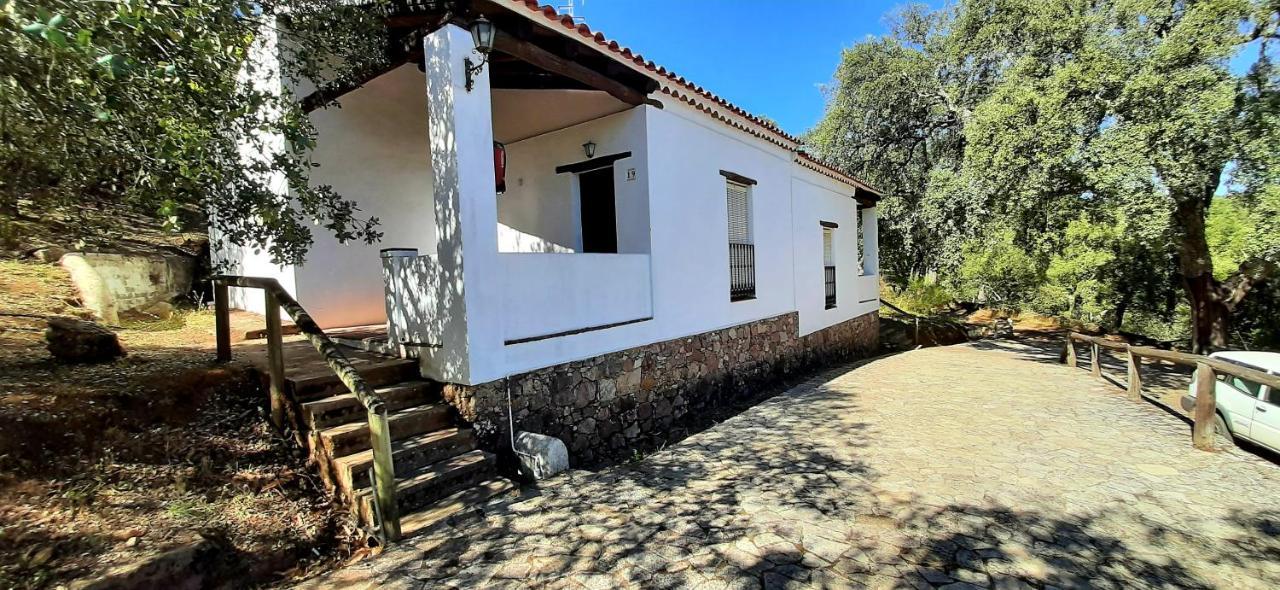 Finca Valbono Apartamentos Rurales Y Hotel Aracena Exterior foto