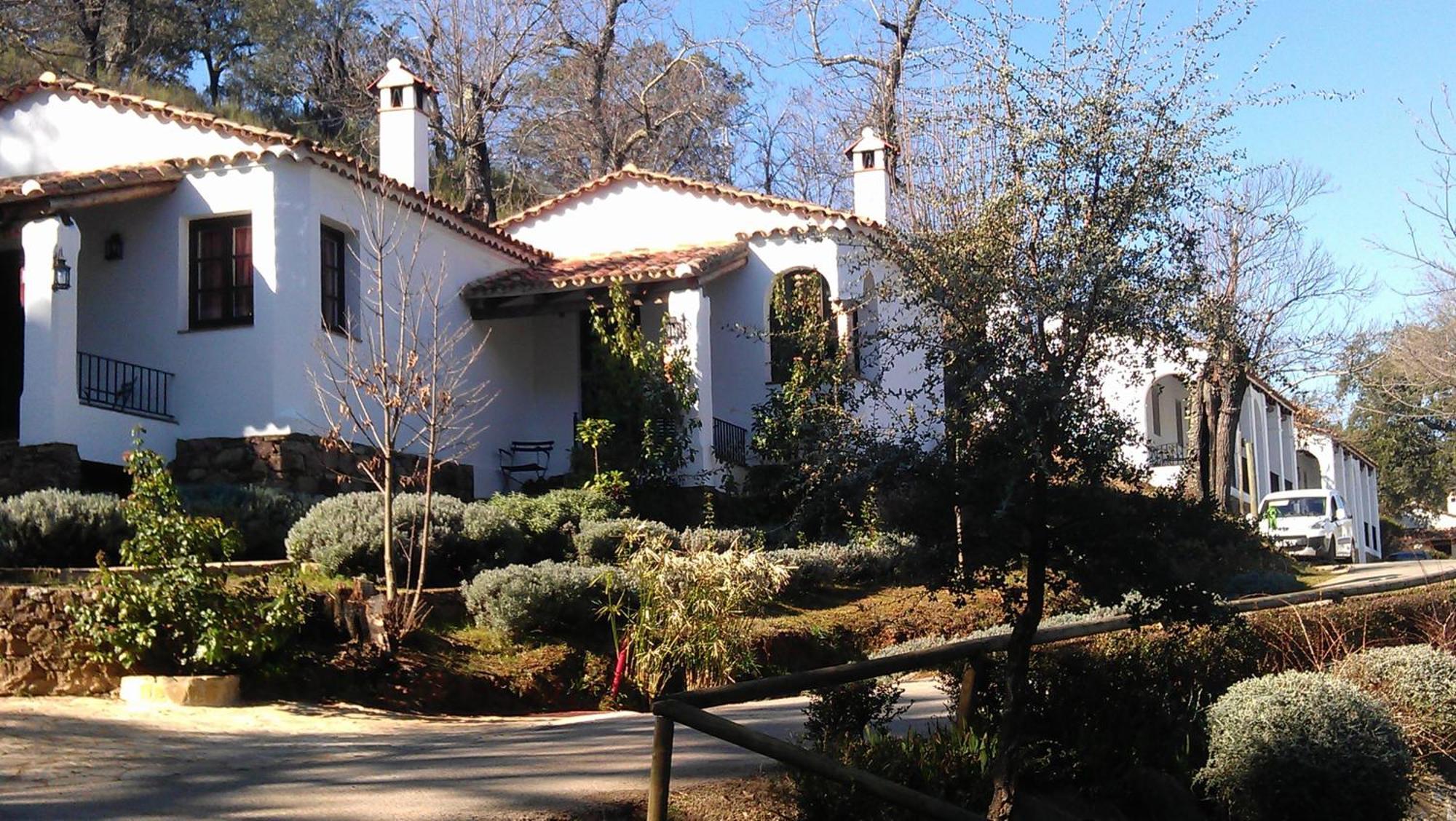 Finca Valbono Apartamentos Rurales Y Hotel Aracena Exterior foto